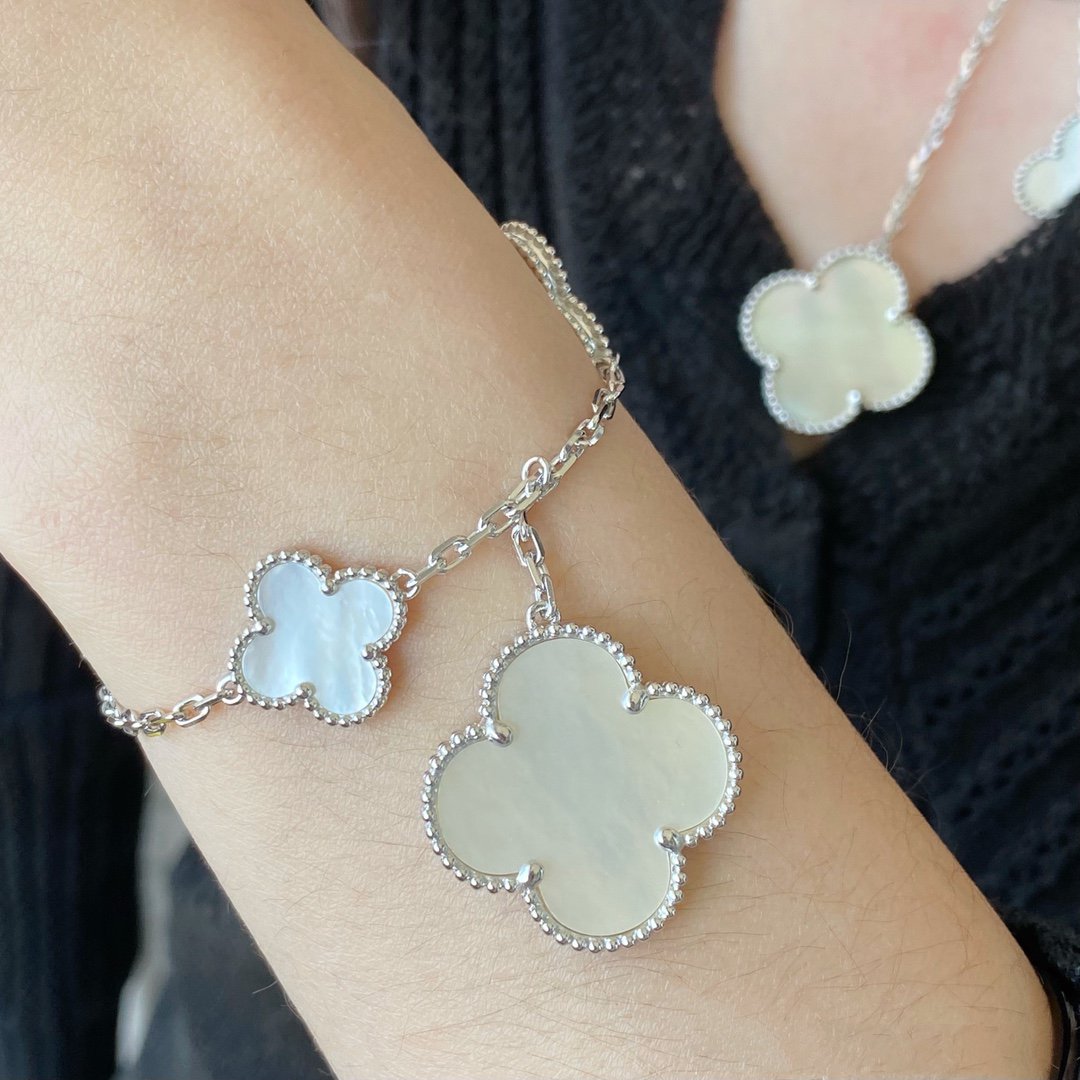 [Renovia Jewelry]CLOVER 5 MOTIF WHITE MOP SILVER BRACELET