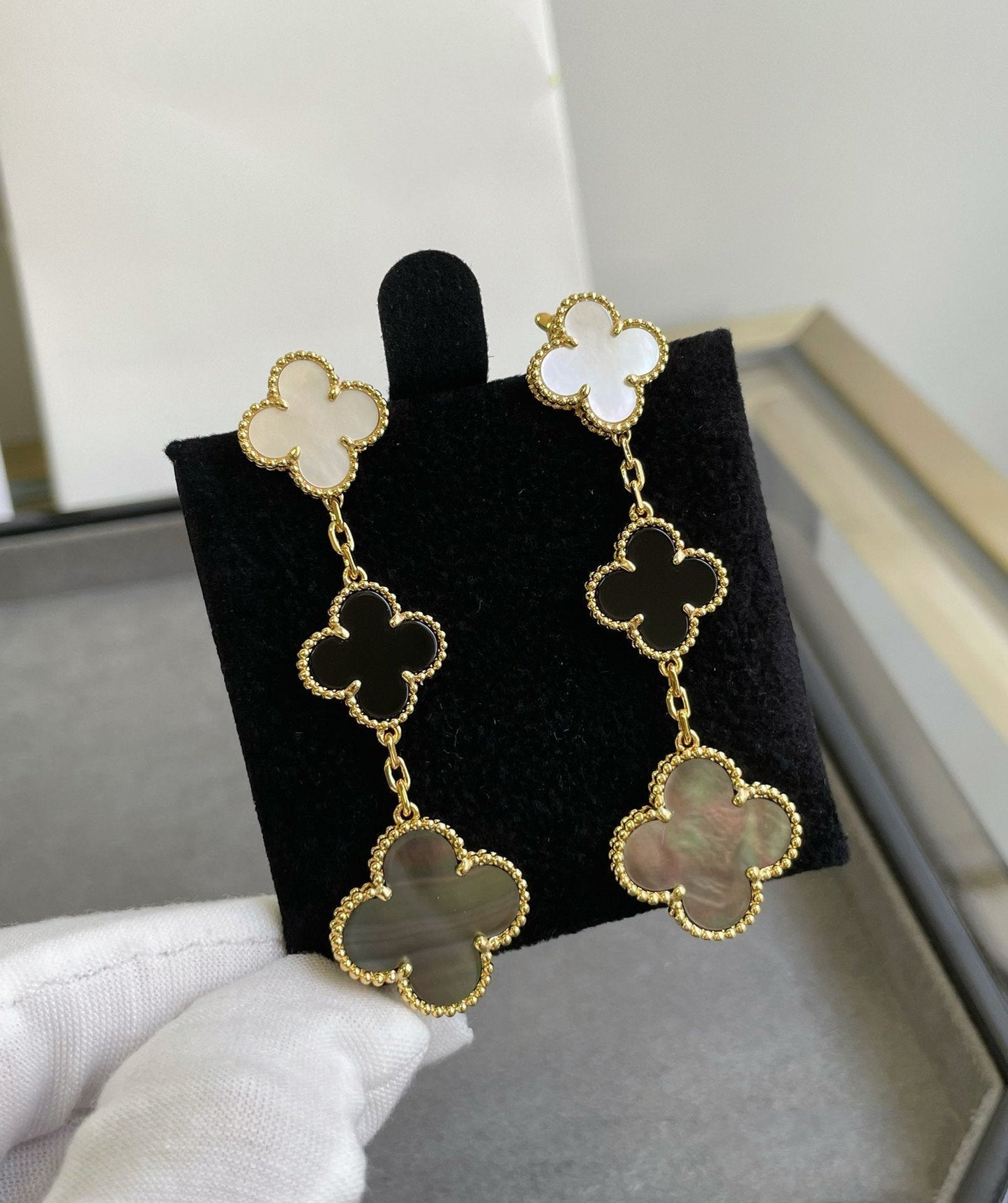 [Renovia Jewelry]CLOVER 3 MOTIF MOP ONYX DARK MOP PINK GOLD EARRINGS