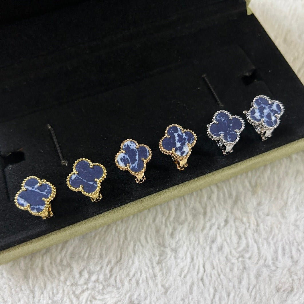 [Renovia Jewelry]CLOVER PIETERSITE MEDIUM STUD EARRINGS