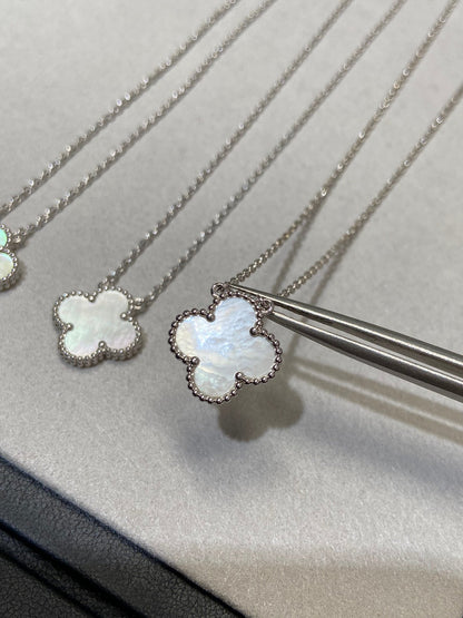 [Renovia Jewelry]CLOVER MEDIUM SILVER WHITE MOP NECKLACE