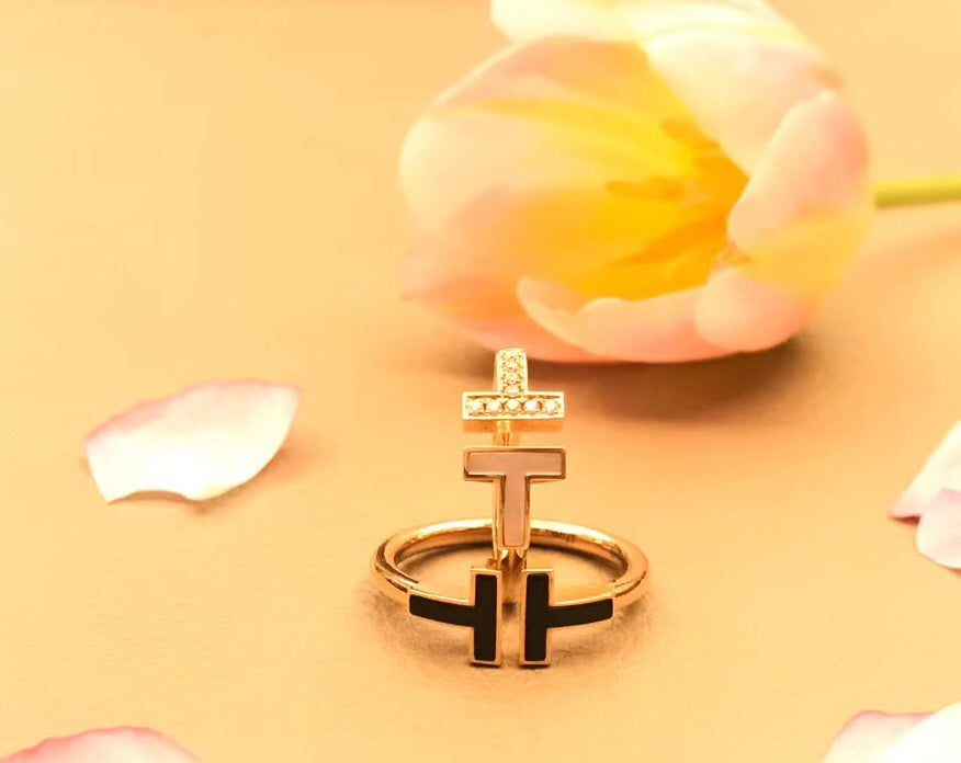 [Renovia Jewelry]T SMALL ONYX PINK GOLD RING