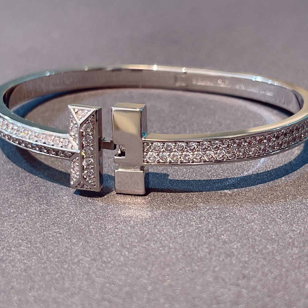 [Renovia Jewelry]T1 WIDE HINGED BANGLE DIAMOND PAVED BRACELET