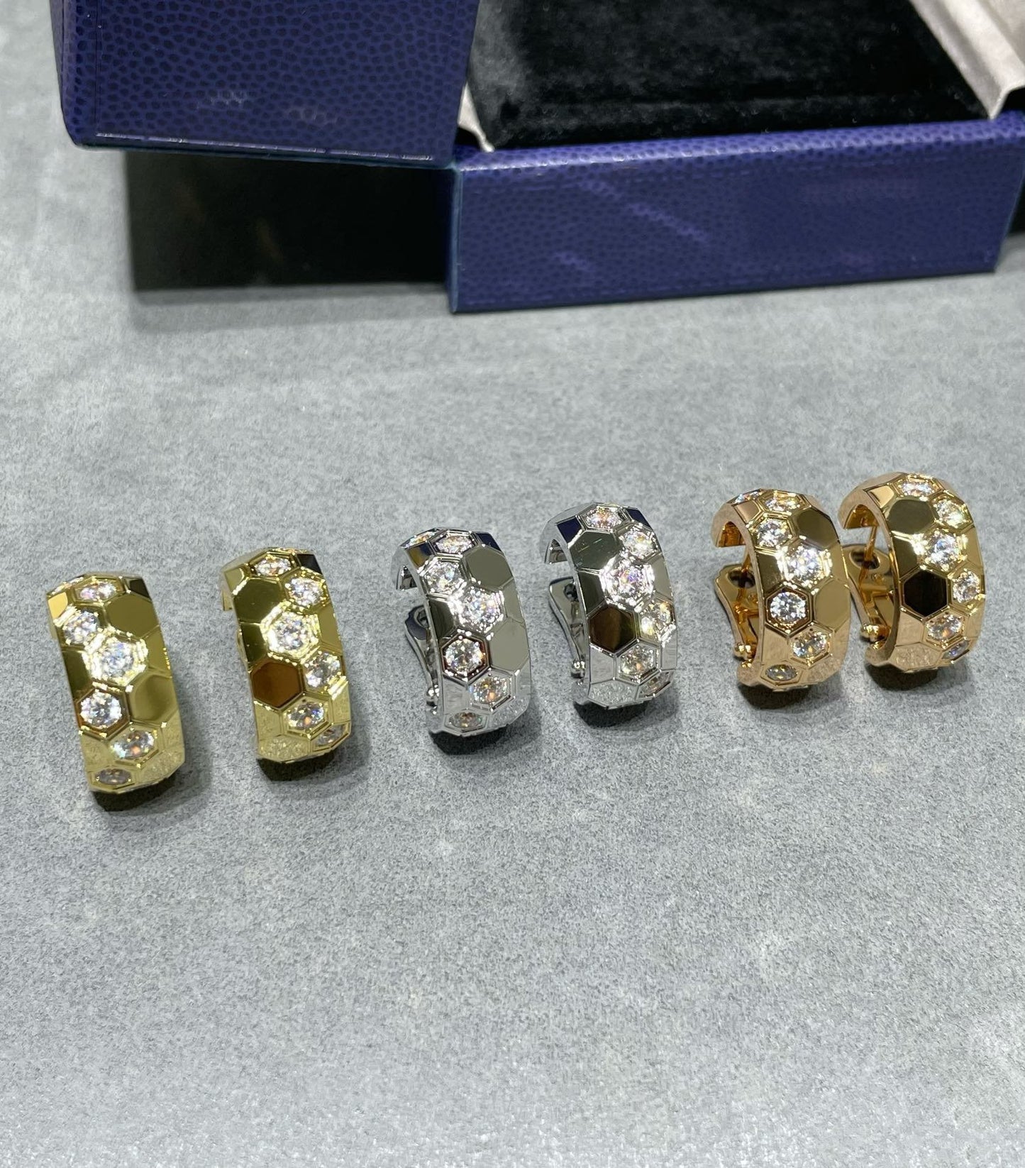 [Renovia Jewelry]BEE LOVE DIAMOND HOOP EARRINGS