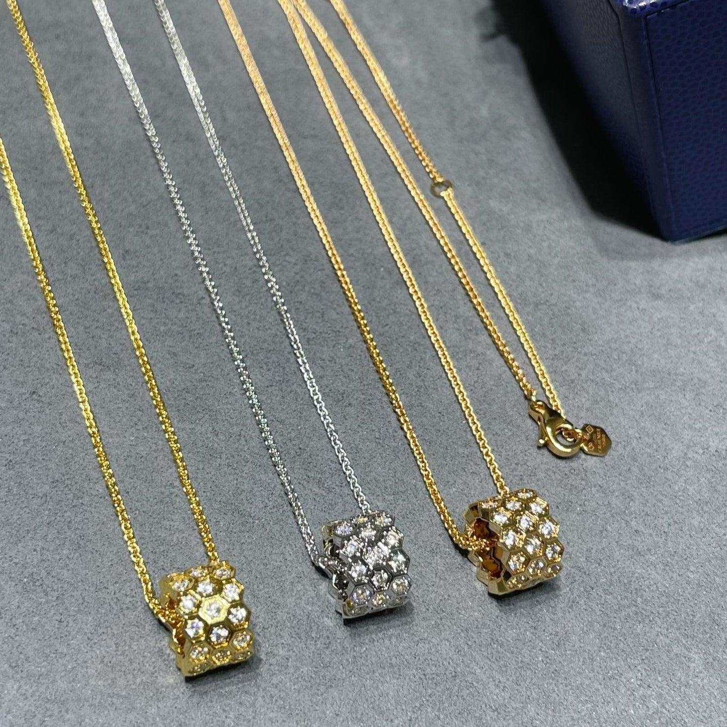 [Renovia Jewelry]BEE LOVE DIAMOND PAVED 3 ROW NECKLACE