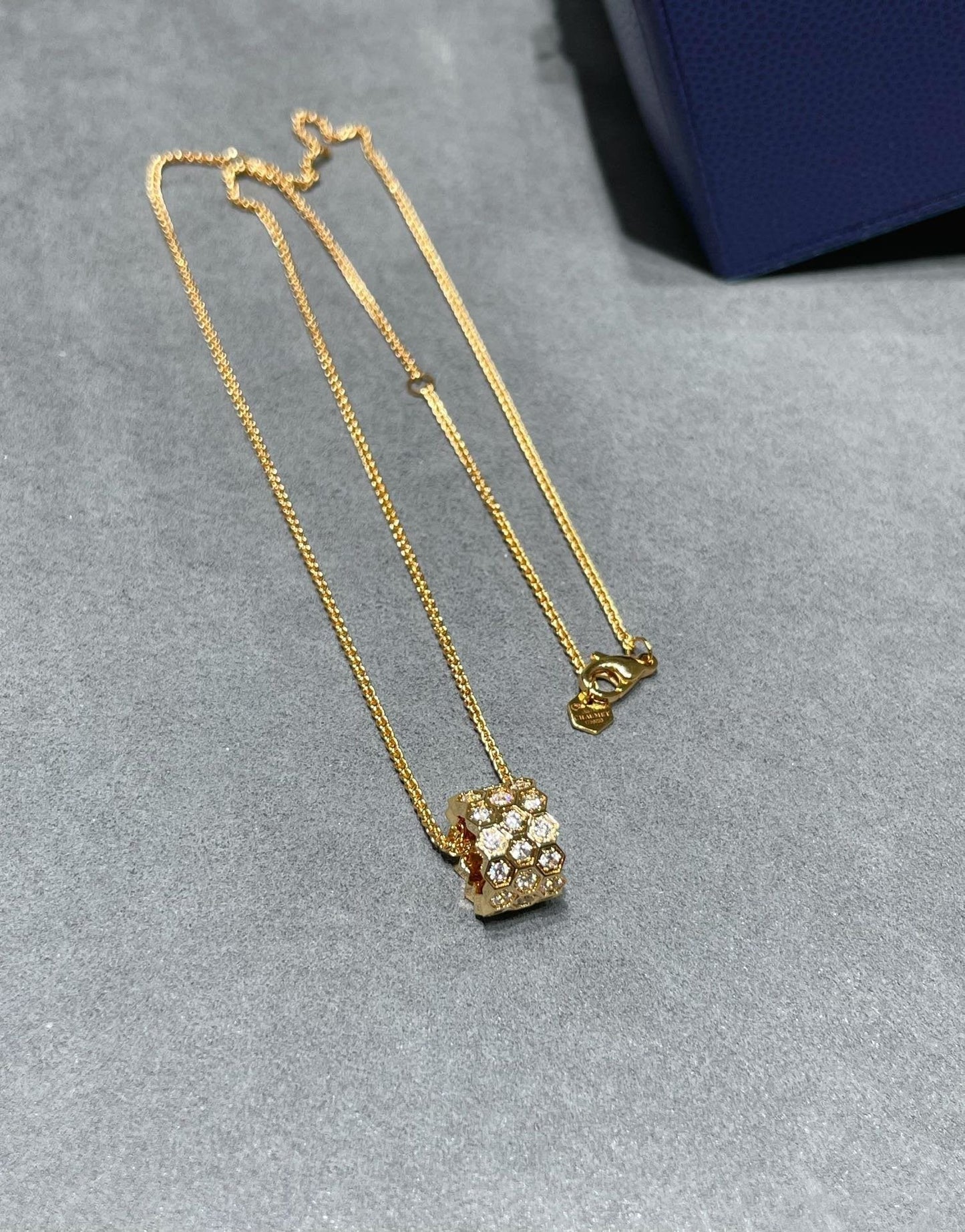 [Renovia Jewelry]BEE LOVE DIAMOND PAVED 3 ROW NECKLACE