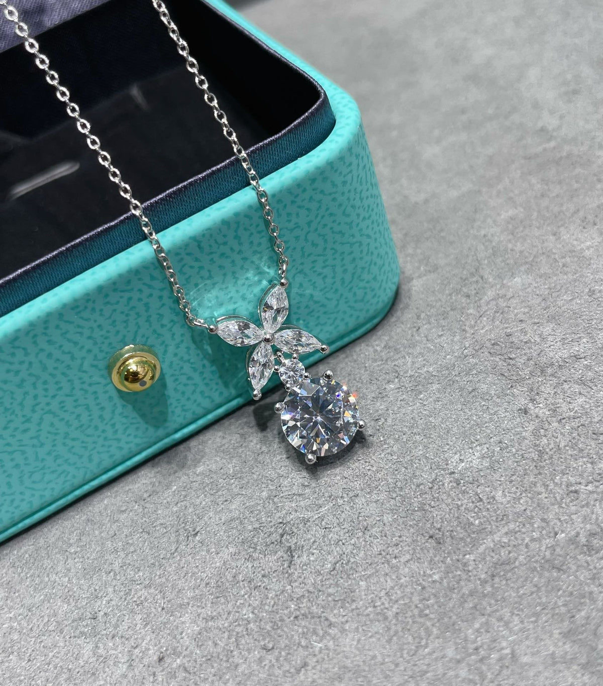 [Renovia Jewelry]VICTORIA PENDANT SILVER DIAMOND NECKLACE