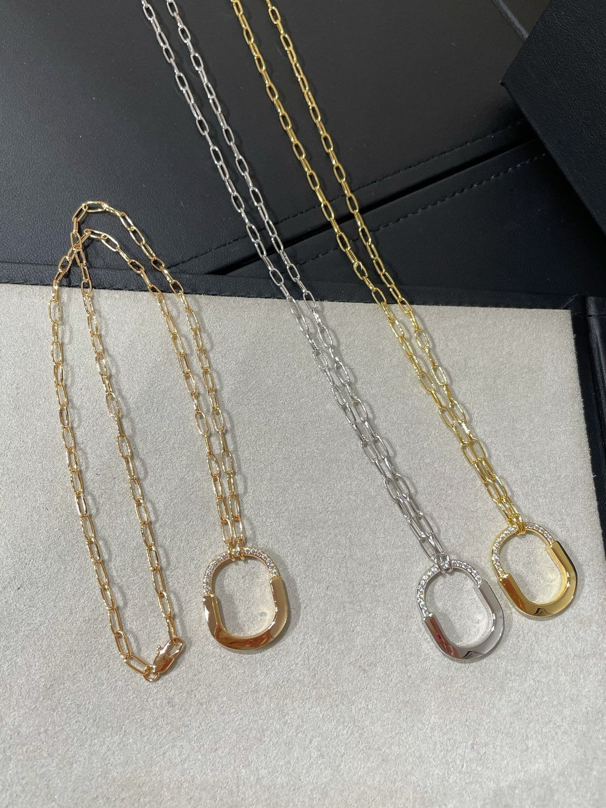 [Renovia Jewelry]LOCK MEDIUM PENDANT DIAMOND NECKLACE