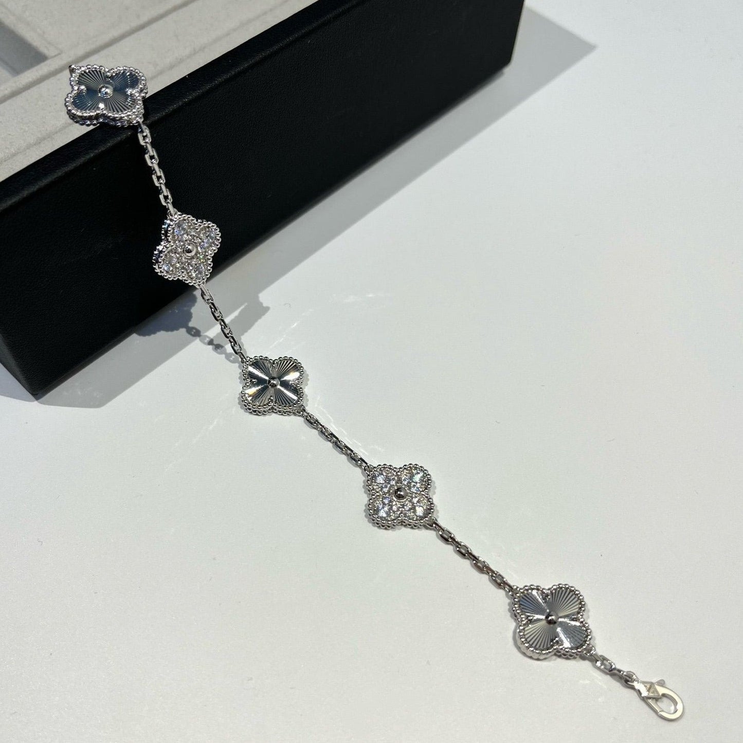 [Renovia Jewelry] CLOVER 5 MOTIF LASER BRACELET COLLECTION