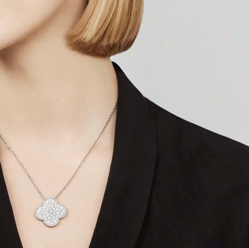[Renovia Jewelry]CLOVER 25MM LARGE PENDANT DIAMOND PAVED SILVER NECKLACE
