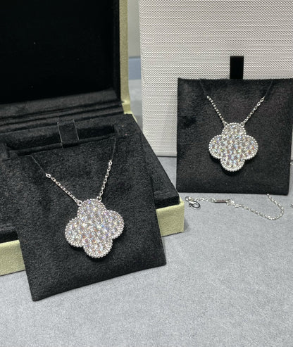 [Renovia Jewelry]CLOVER 25MM LARGE PENDANT DIAMOND PAVED SILVER NECKLACE