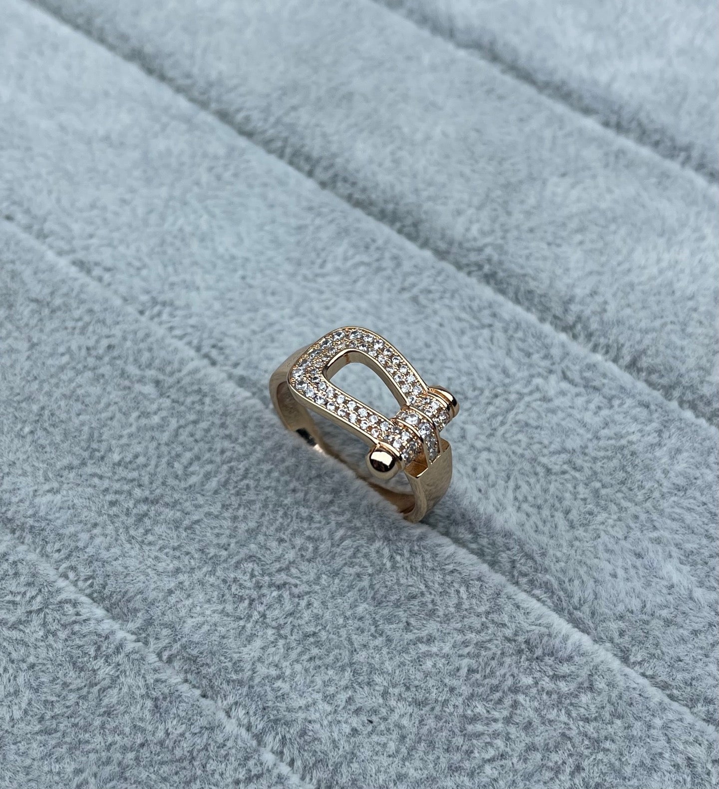 [Renovia Jewelry]Wide Hoof-Shaped Diamond-Studded Ring