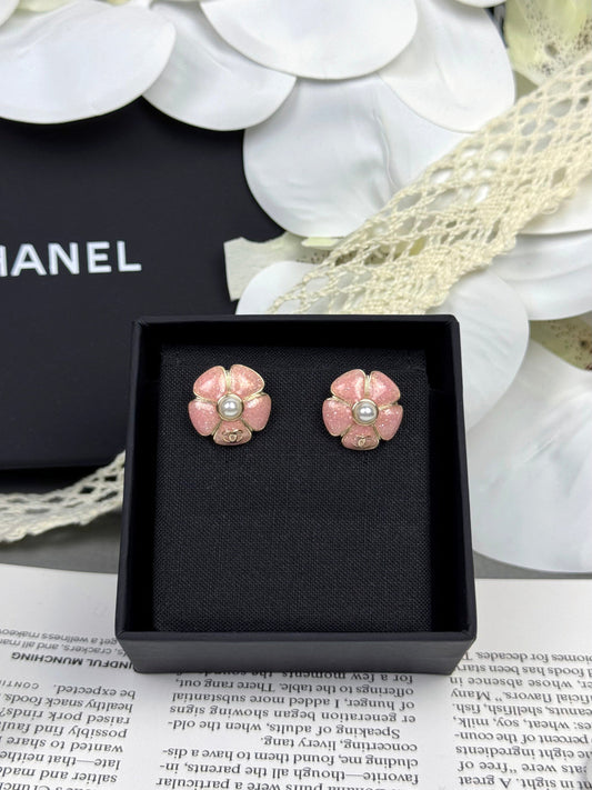 [Renovia Jewelry]26C Pink Camellia Pearl Enamel Stud Earrings