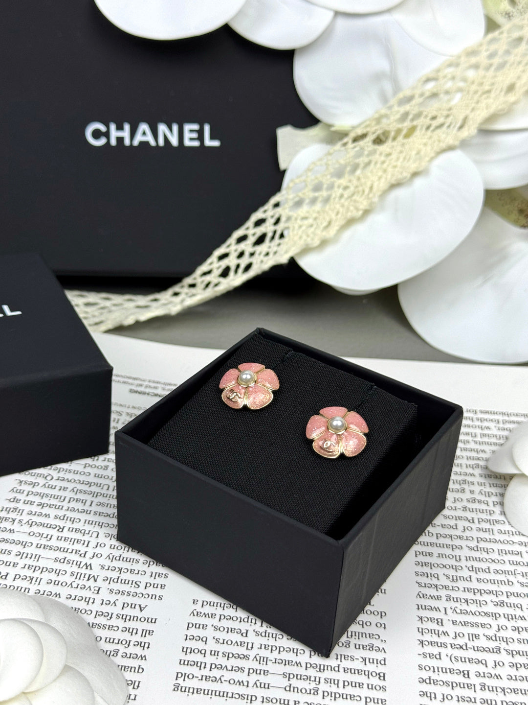 [Renovia Jewelry]26C Pink Camellia Pearl Enamel Stud Earrings