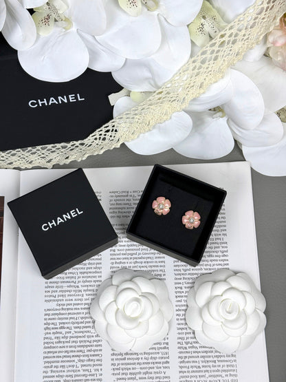 [Renovia Jewelry]26C Pink Camellia Pearl Enamel Stud Earrings