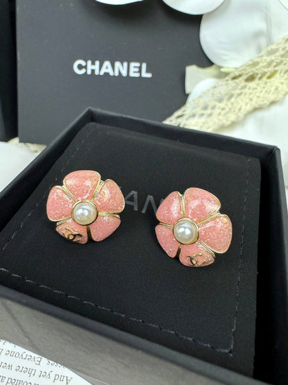 [Renovia Jewelry]26C Pink Camellia Pearl Enamel Stud Earrings