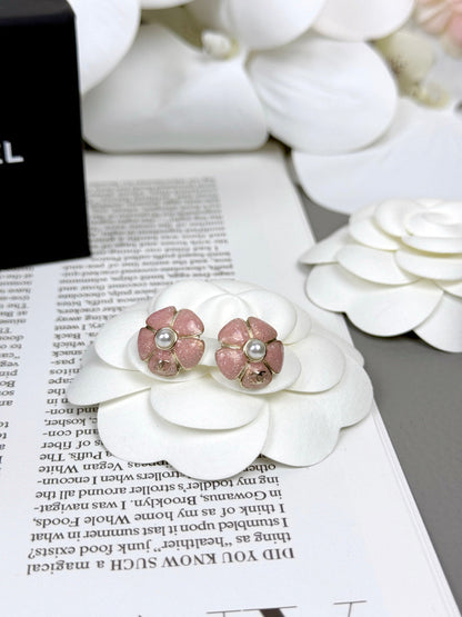 [Renovia Jewelry]26C Pink Camellia Pearl Enamel Stud Earrings