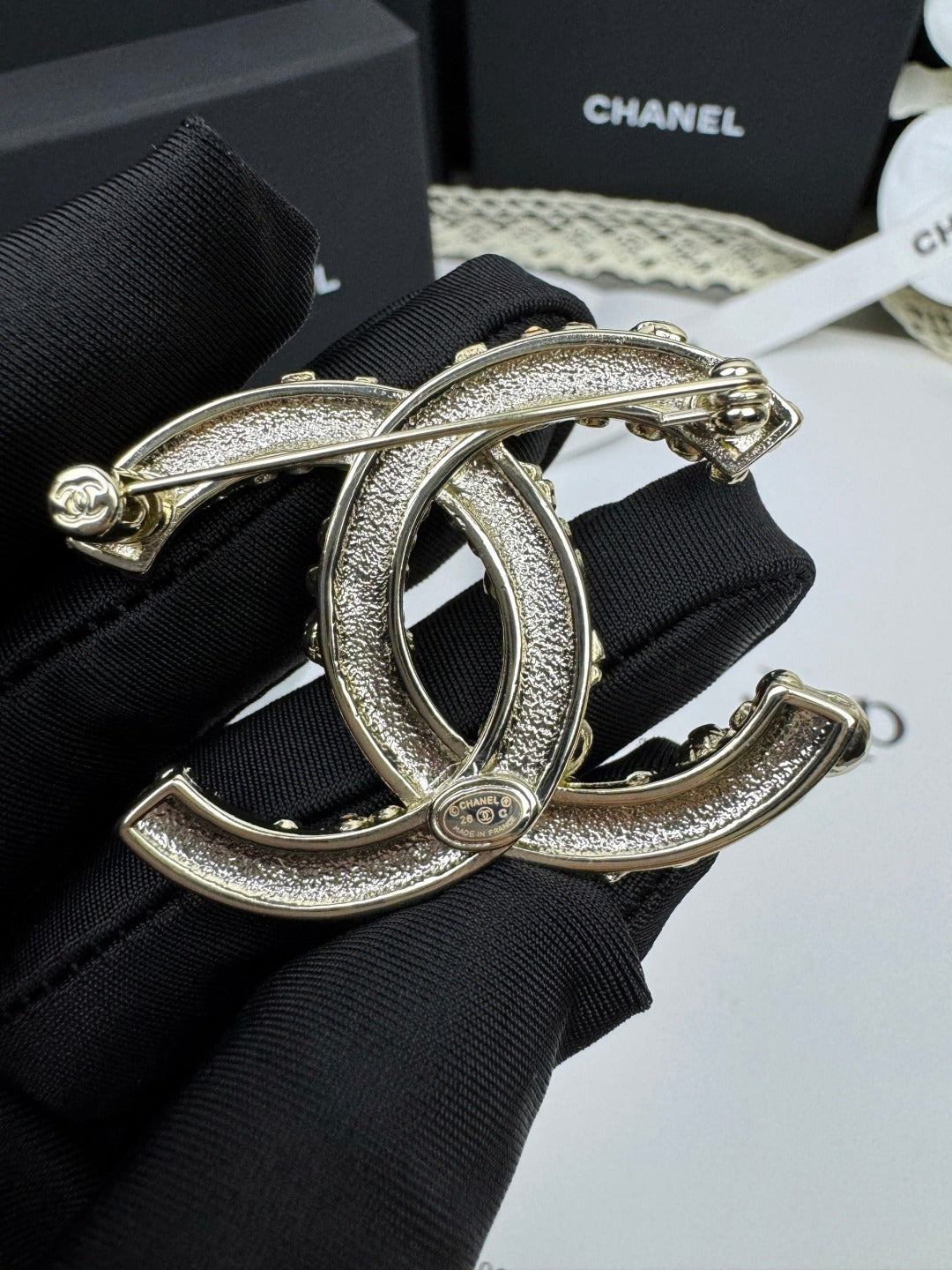 [Renovia Jewelry]26C Pink-White Enamel Ice Cream Cone Double C Brooch