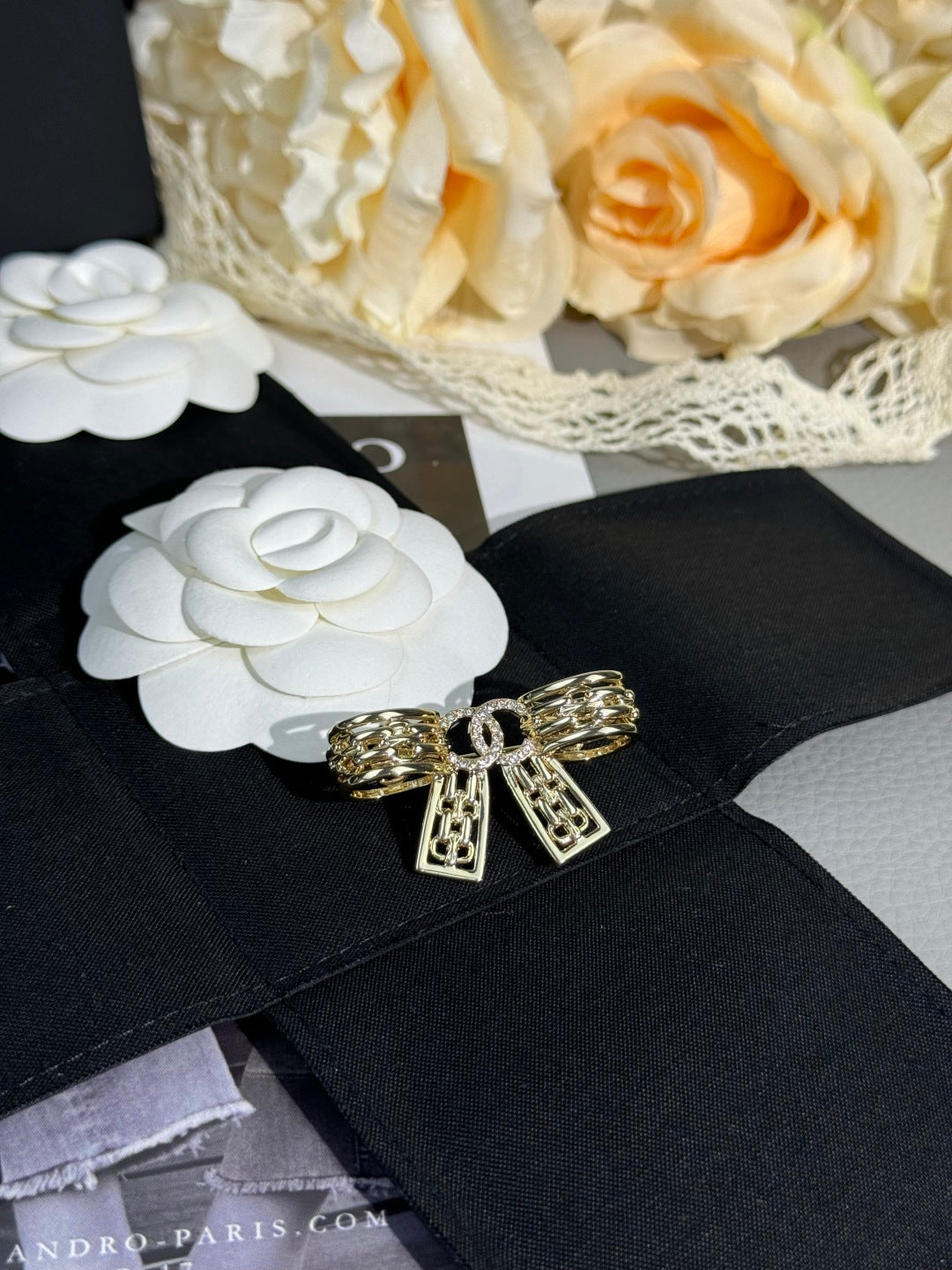 [Renovia Jewelry]25K Hollow Bow Brooch