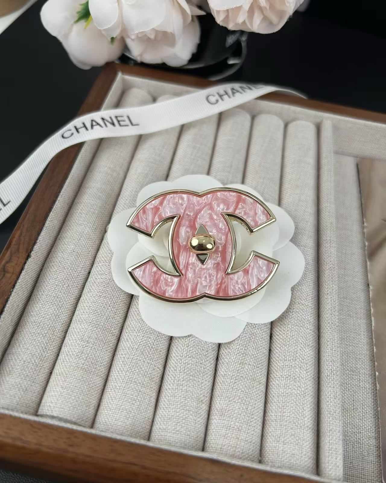 [Renovia Jewelry]Pink Resin Classic Brooch 5cm