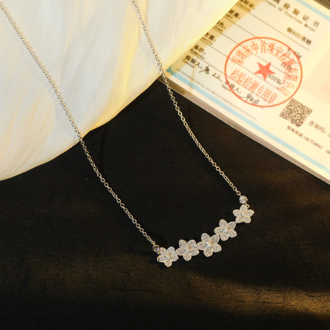 [Renovia Jewelry]]wild flower diamond line pendant