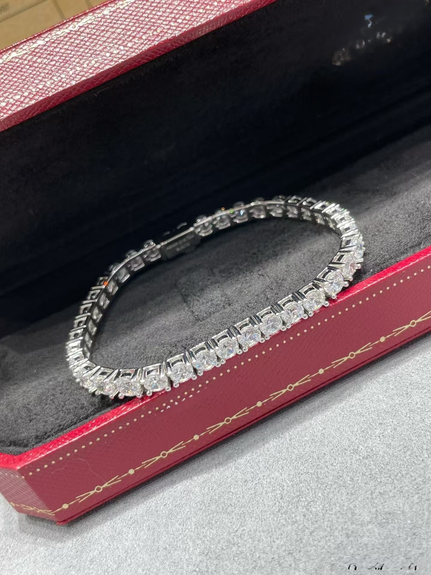 [Renovia Jewelry]TENNIS BRACELET WITH FULL DIAMOND SETTING