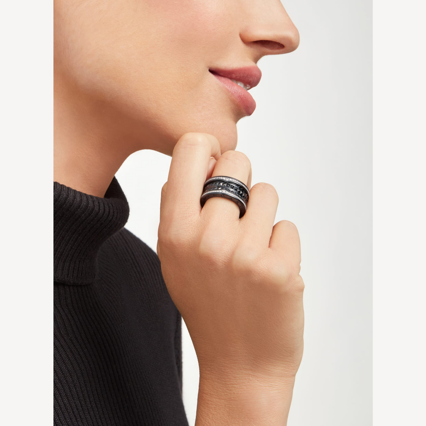 [Renovia Jewelry]ZERO 1 ROCK FOUR-BAND BLACK CERAMIC WITH STUDDED SPIRAL AND PAVED DIAMONDS RING