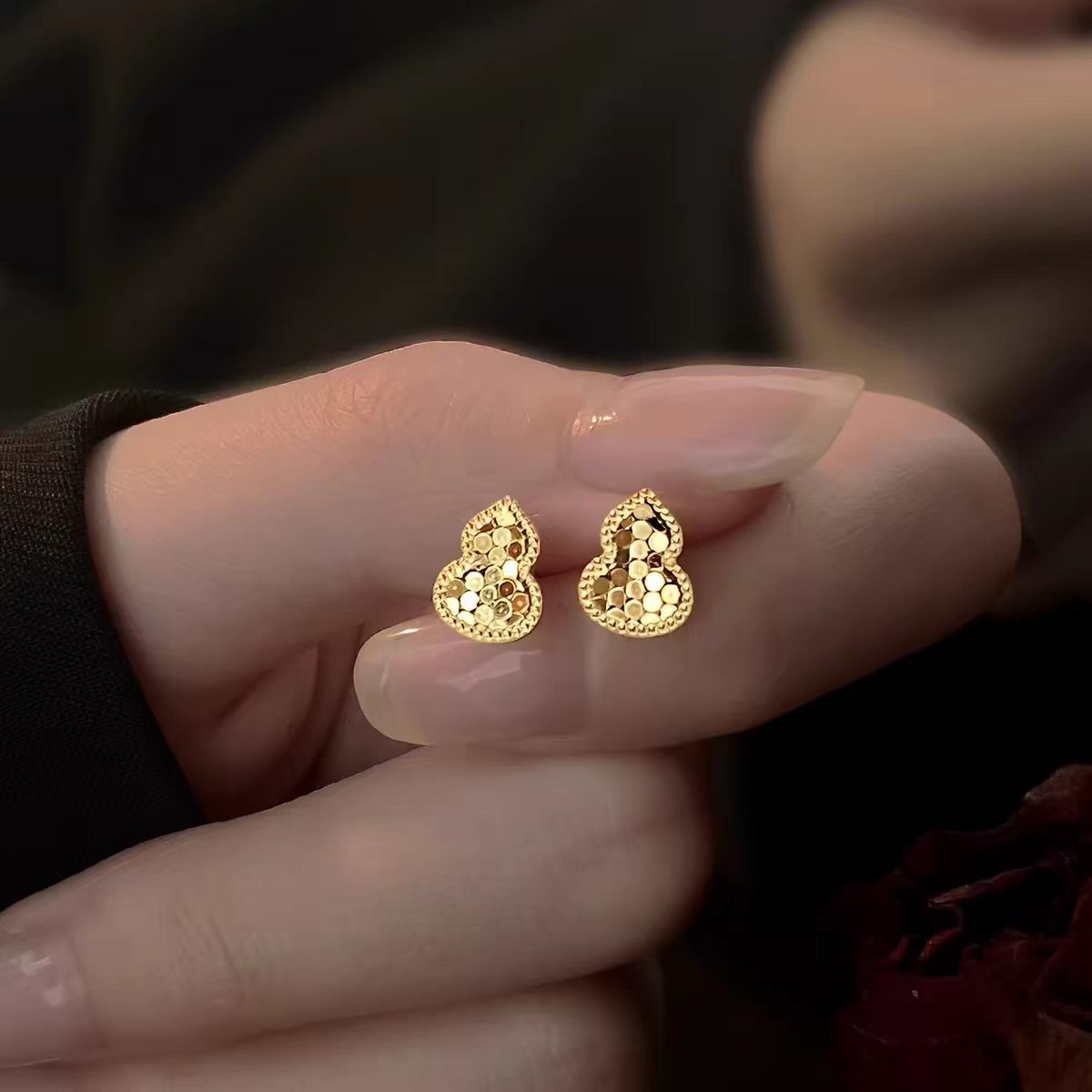 S999 Sterling Silver Needle Golden Gourd Stud Earrings