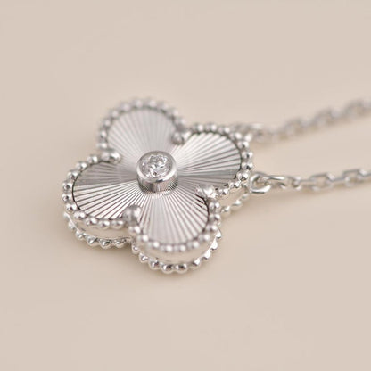 [Renovia Jewelry]CLOVER  15MM DIAMOND LASER NECKLACE SILVER
