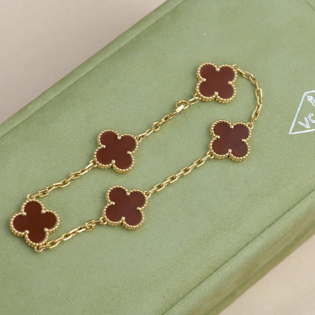 [Renovia Jewelry] CLOVER 5 MOTIF RED CORNELIAN BRACELET COLLECTION