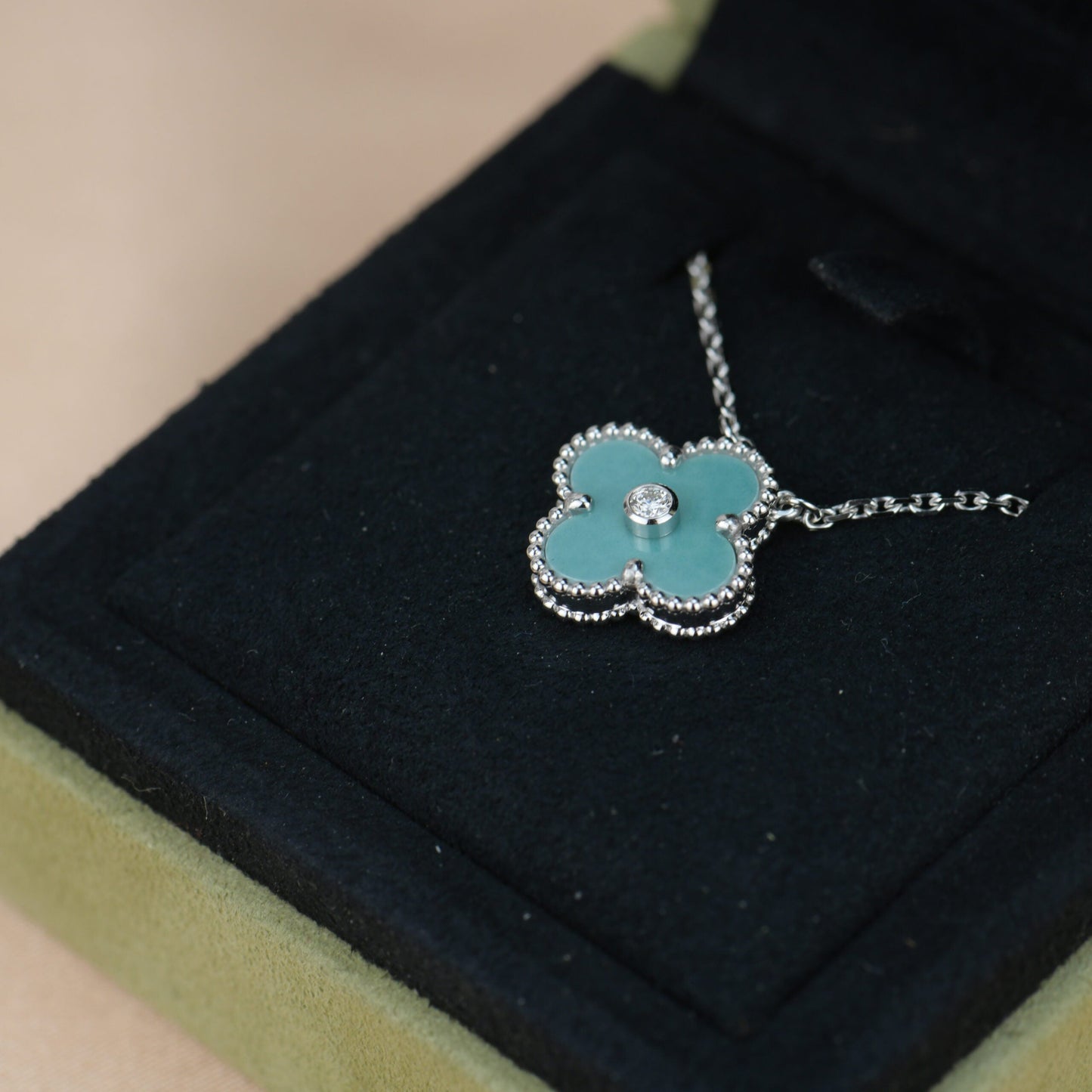 [Renovia Jewelry]CLOVER 15MM DIAMOND SVRES PORCELAIN  NECKLACE SILVER