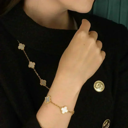 [Renovia Jewelry]CLOVER WHITE PEARL MOP 5 MOTIF BRACELET COLLECTION