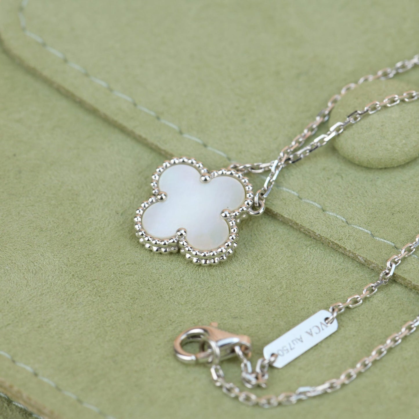 [Renovia Jewelry]CLOVER  15MM WHITE MOTHER-OF-PEARL SILVER