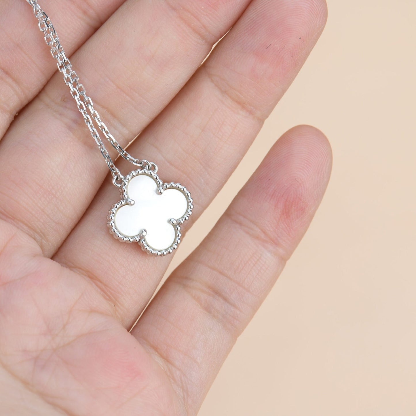 [Renovia Jewelry]CLOVER  15MM WHITE MOTHER-OF-PEARL SILVER