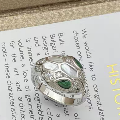 [Renovia Jewelry]BRAND NEW ASSORTED SNAKE HEAD MOTHER OF PEARL RINGS