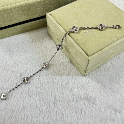 [Renovia Jewelry]CLOVER 6 MOTIF DIAMOND BRACELET