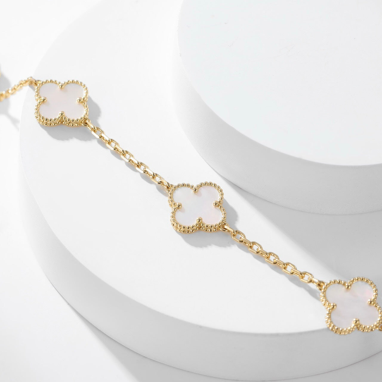 [Renovia Jewelry]CLOVER 10 MOTIFS WHITE MOTHER OF PEARL NECKLACE