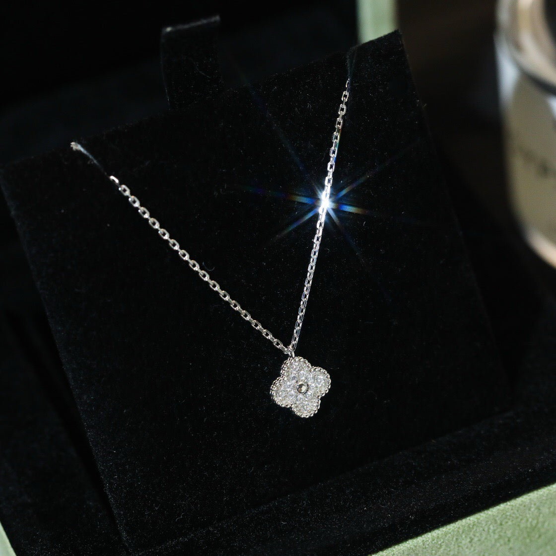 [Renovia Jewelry]CLOVER MINI 9.5MM PENDANT DIAMOND NECKLACE