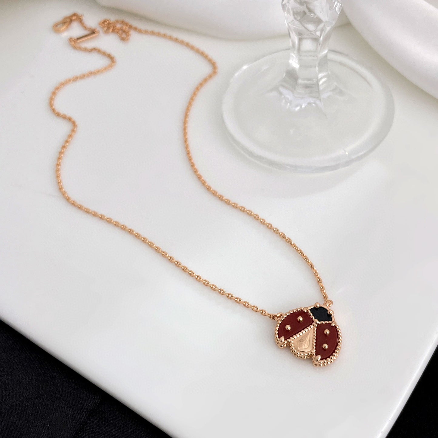 [Renovia Jewelry]LUCKY  CARNELIANS LADYBUG NECKLACE