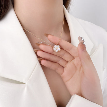 [Renovia Jewelry]LUCKY  WHITE MOP  PLUM BLOSSOM NECKLACE