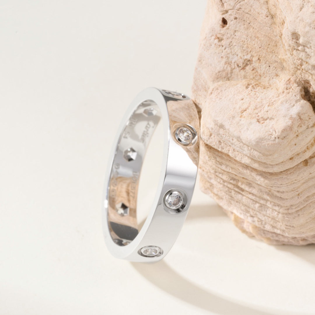 [Renovia Jewelry]LOVE 4MM 8 DIAMOND RING