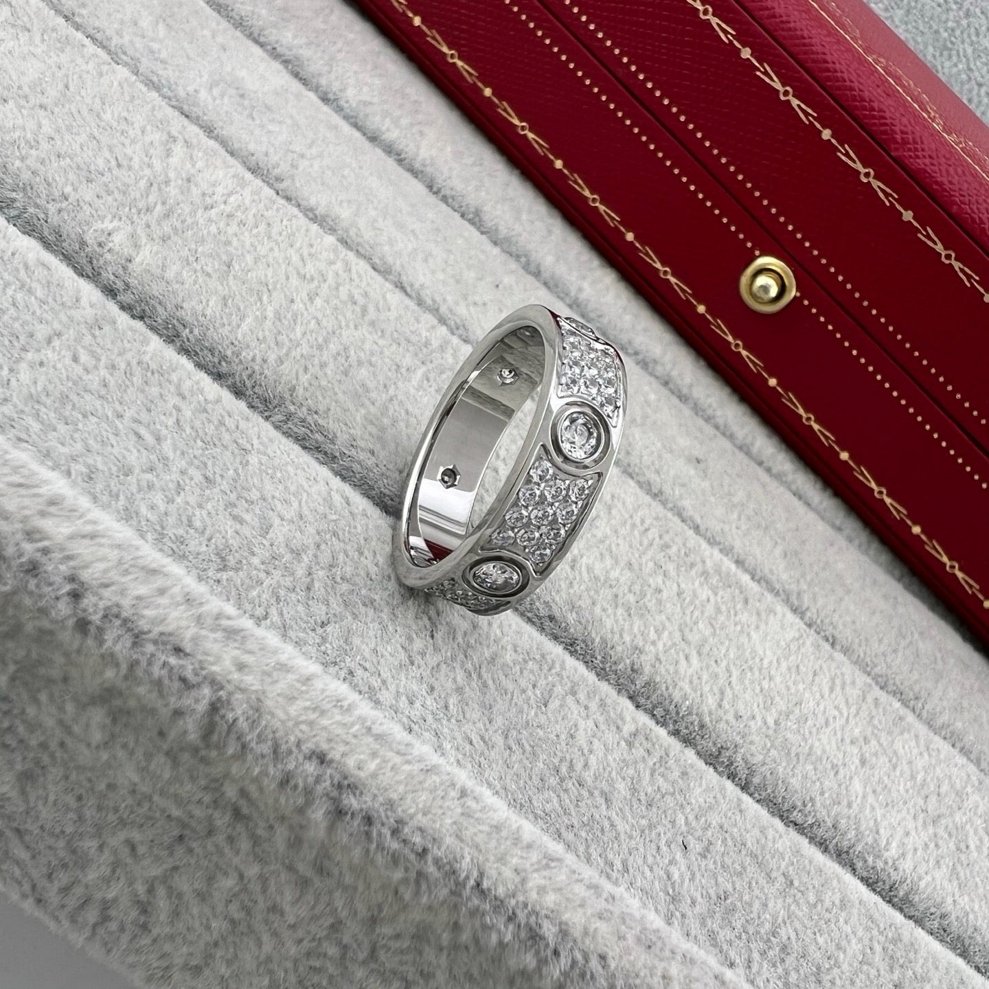 [Renovia Jewelry]LOVE 5.5MM FULL-PAVE 6-DIAMOND RING