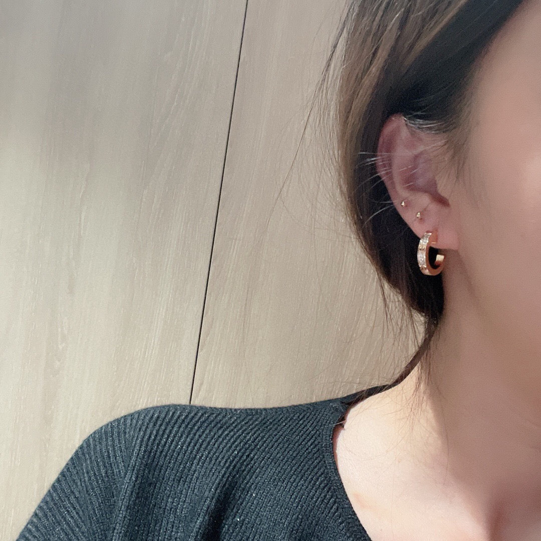 [Renovia Jewelry]LOVE 5.5MM DIAMOND PAVED EARRINGS
