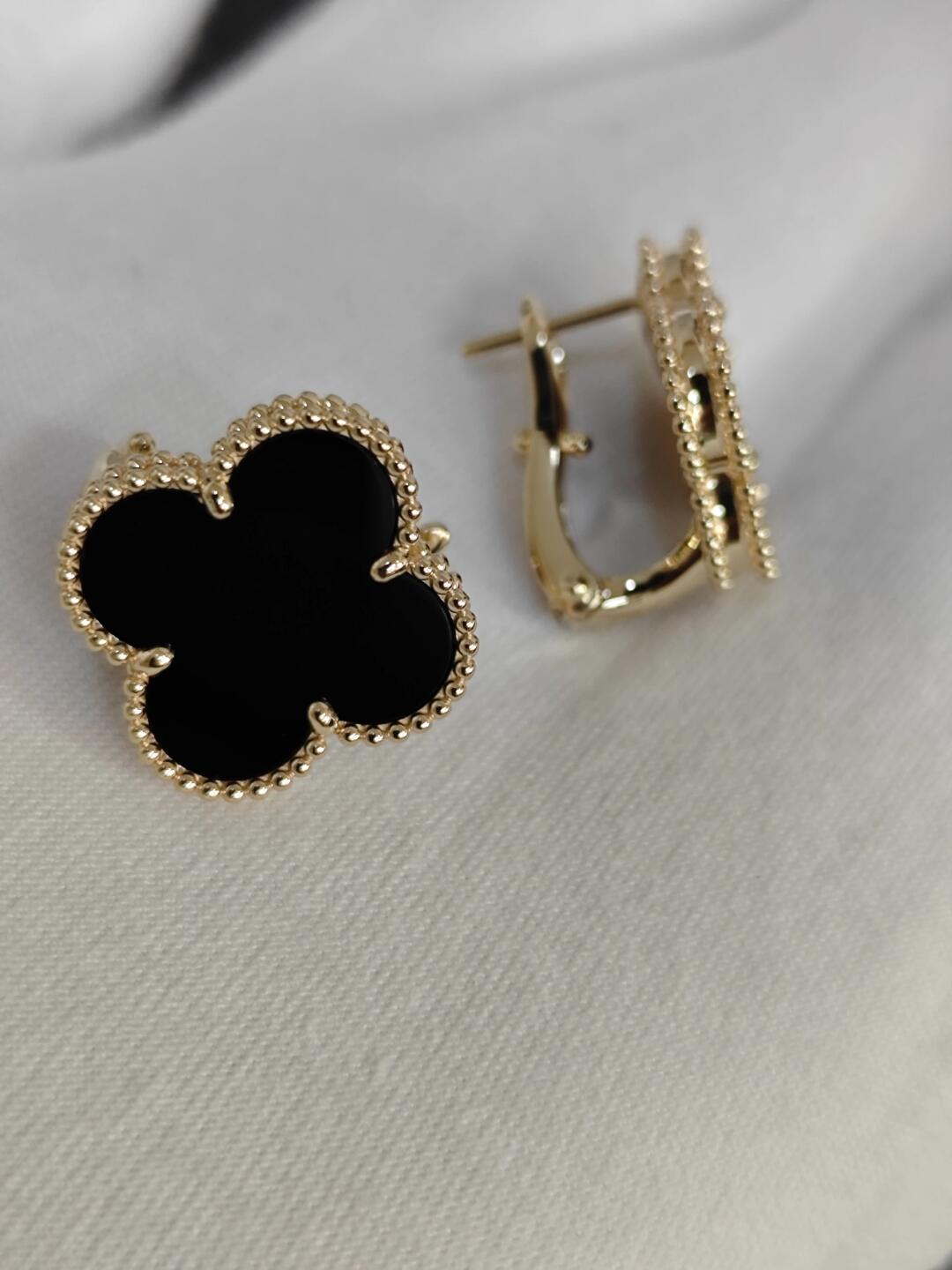 [Renovia Jewelry]CLOVER 20MM BLACK MOP EARRINGS