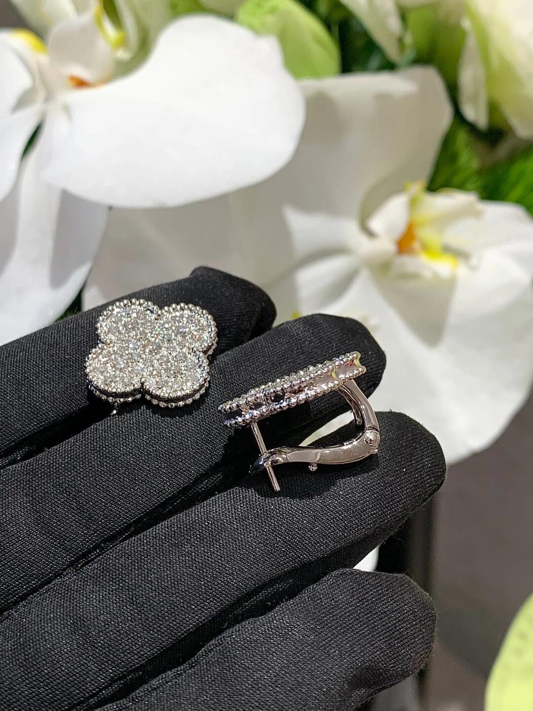 [Renovia Jewelry]CLOVER 20MM MOTIFS DIAMOND STUD EARRINGS SILVER
