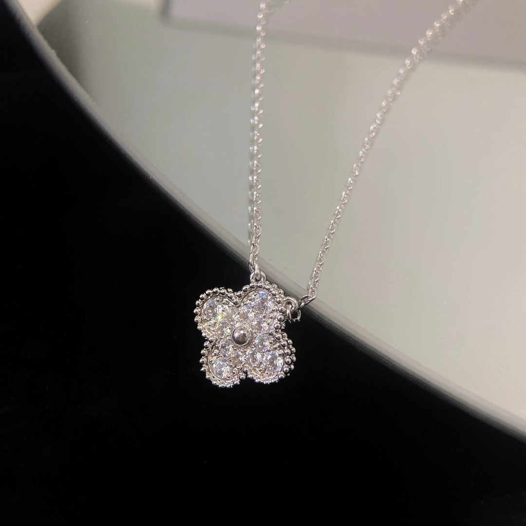 [Renovia Jewelry]CLOVER 15MM DIAMOND SINGLE FLOWER NECKLACE