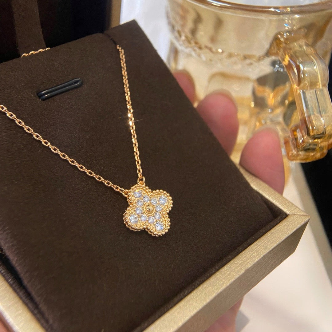 [Renovia Jewelry]CLOVER 15MM DIAMOND SINGLE FLOWER NECKLACE