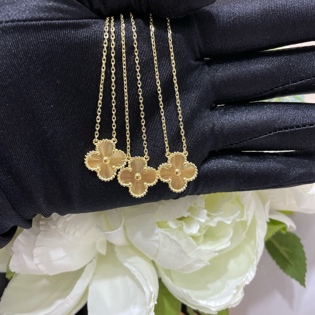 [Renovia Jewelry]CLOVER 15MM LASER NECKLACE
