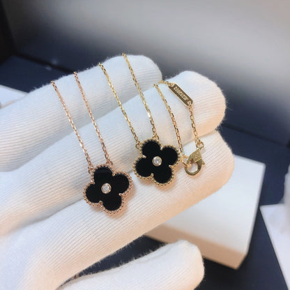 [Renovia Jewelry]CLOVER 15MM DIAMOND ONYX NECKLACE