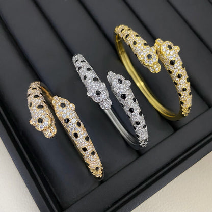 [Renovia Jewelry]PANTHERE DOUBLE HEADED HALF DIAMOND OPEN BRACELET