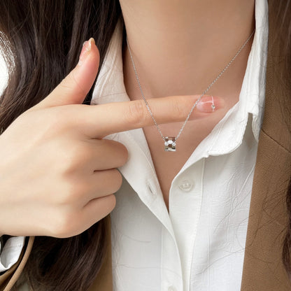 [Renovia Jewelry]BEE MINI PEDANT DIAMOND NECKLACE